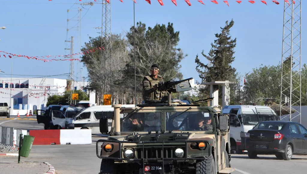الجيش التونسي يخرج عن صمته ببيان نادر... ماذا يجري خلف كواليس الصراع السياسي في تونس؟
