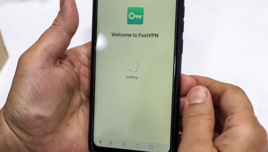 استمرار الرقابة على الإنترنت في إيران يزيد السخط ضد حكومة بزشكيان