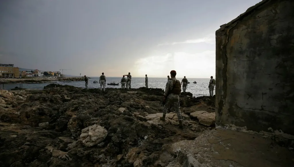 الرسالة: رسالتان ومجموعة فصول