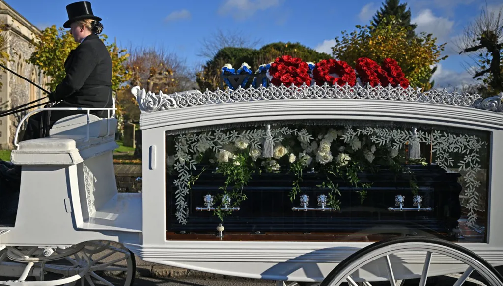 مراسم جنازة ليام باين في بريطانيا (صور)
