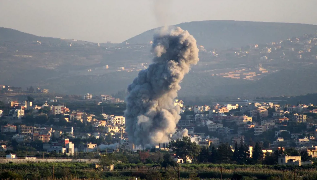 إسرائيل تسابق التسوية باستهداف قرى صور والنبطية (فيديو)