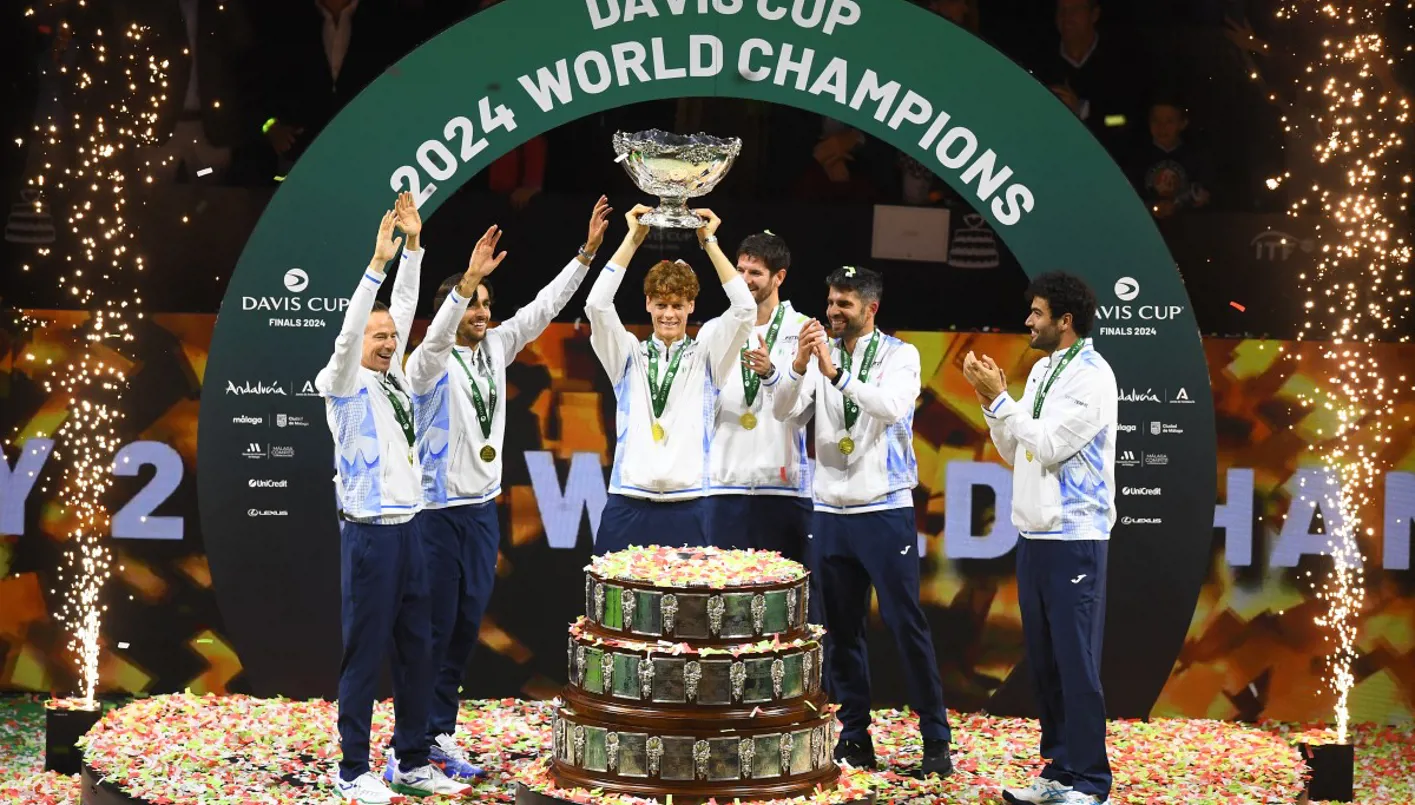 سينر يقود إيطاليا للقب كأس ديفيس