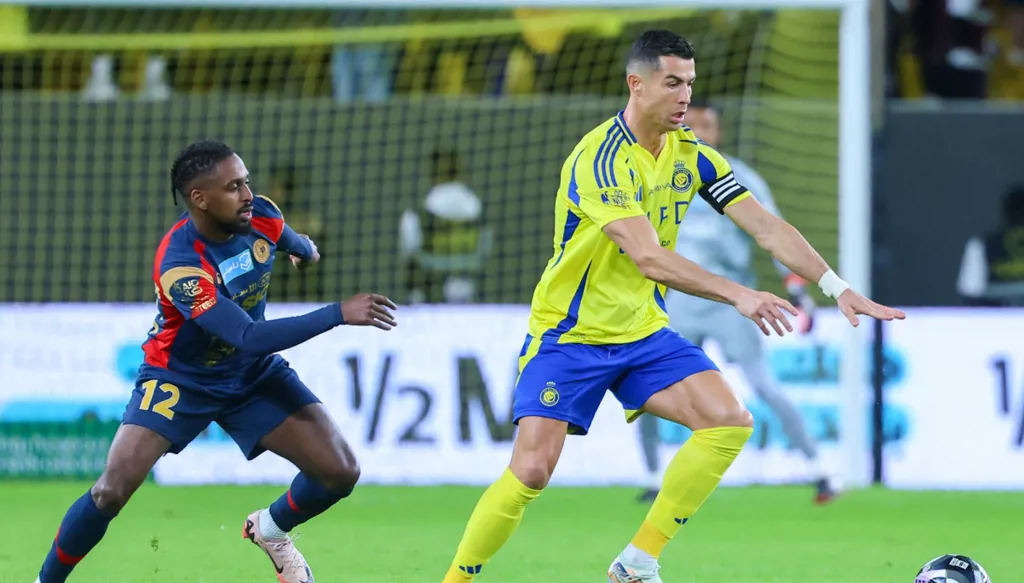 هل يعتنق رونالدو الدين الإسلامي؟ (فيديو)