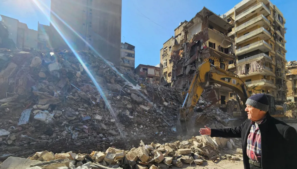 دمار في الضاحية الجنوبية (أ ف ب).