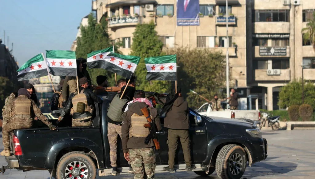 مصدران لرويترز: قوات المعارضة أعلنت سيطرتها على إدلب بأكملها