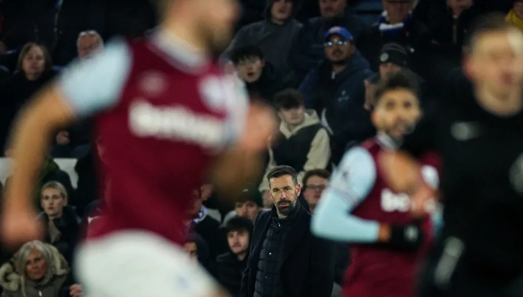 انطلاقة مميزة لفان نيستلروي مع ليستر سيتي