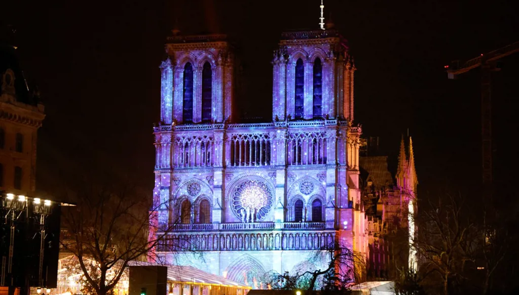 ترامب في باريس لحضور إعادة افتتاح كاتدرائية نوتردام