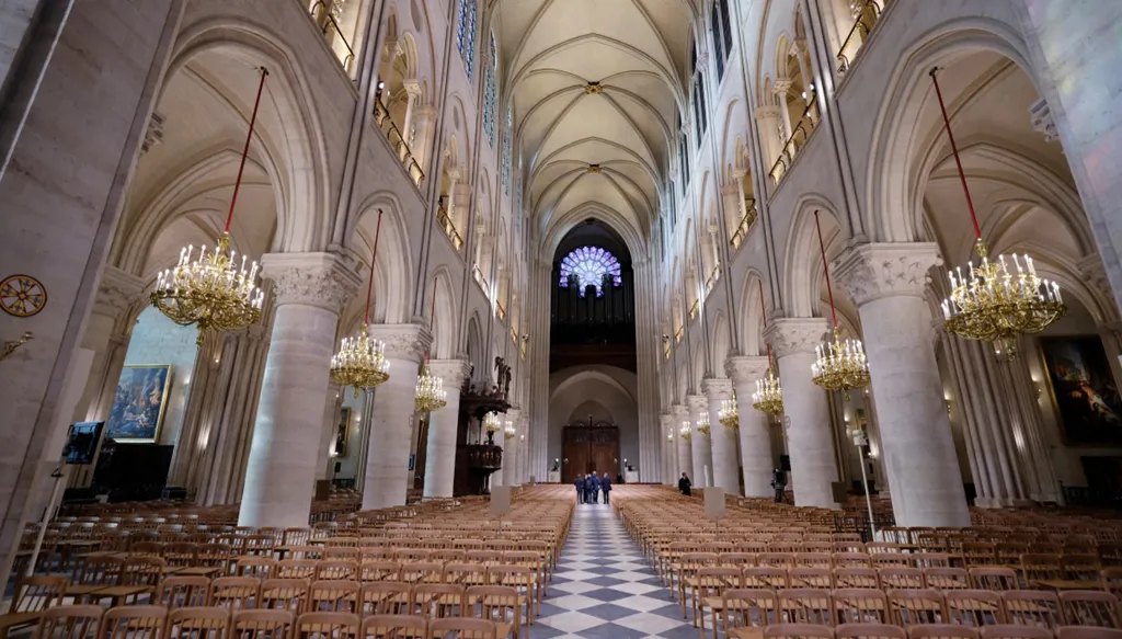 كاتدرائية نوتردام تعيد فتح أبوابها بعد 5 سنوات من الحريق المدمر (صور)