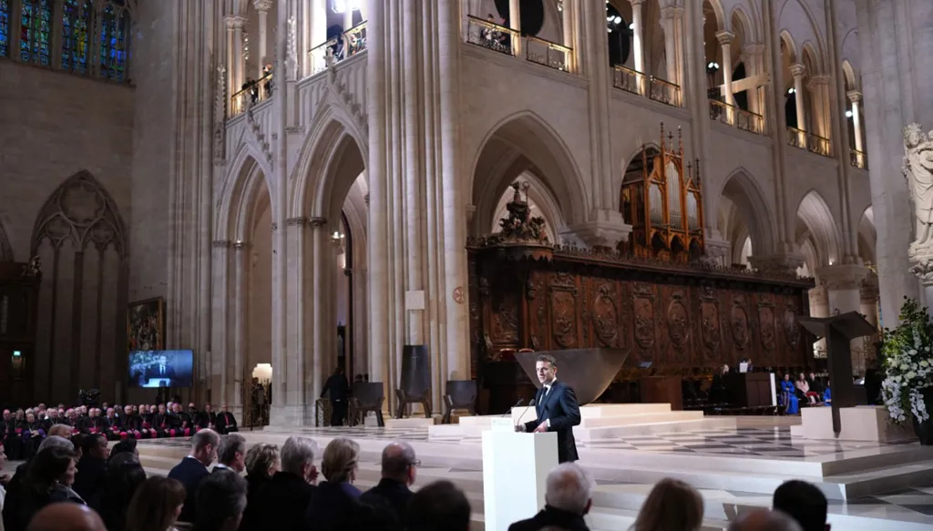 بالفيديو- ماكرون خلال افتتاح كاتدرائية نوتردام: اخترنا الإرادة وقررنا إعادة بنائها لتكون أجمل من ذي قبل
