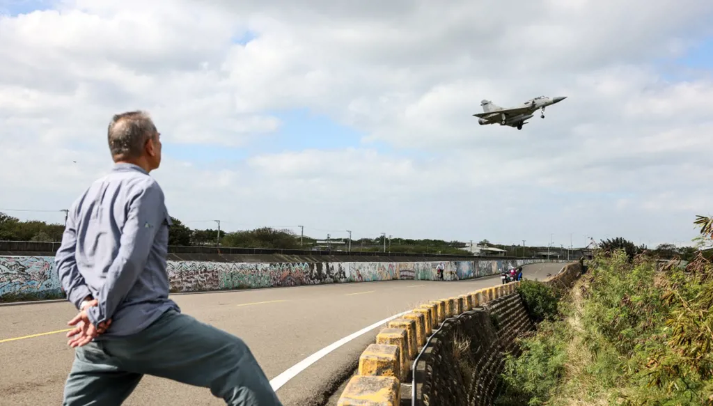 تايوان: الأنشطة العسكرية الصينية الحالية لا تستهدفنا فقط