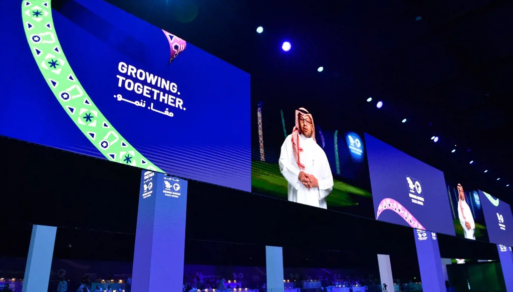 لحظة تاريخية... الجماهير السعودية تحتفل بالفوز بتنظيم كأس العالم 2034