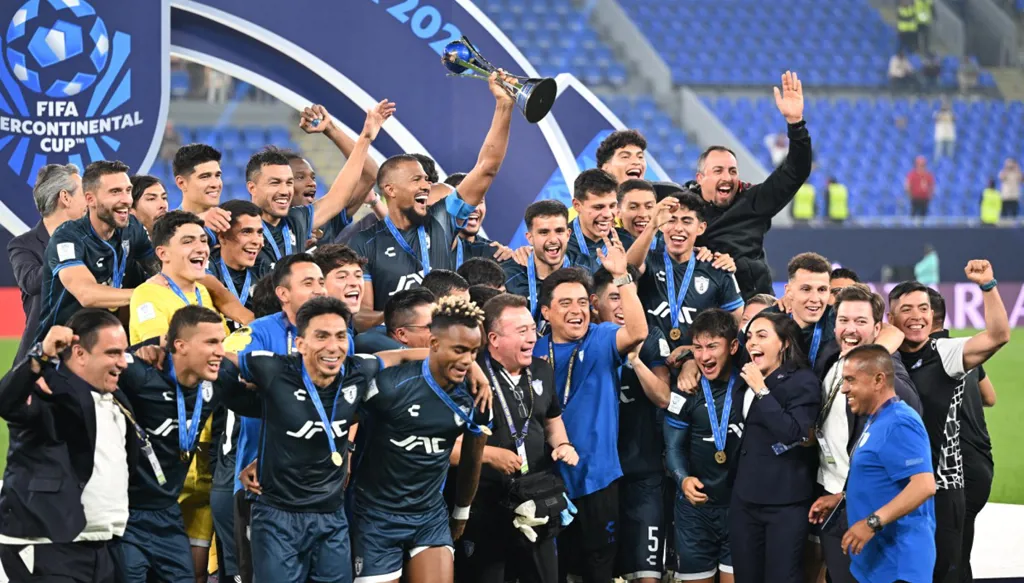 باتشوكا يتخطى بوتافوغو ويضرب موعداً مع الأهلي بكأس القارات