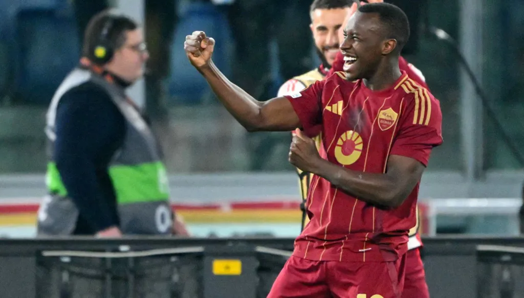 رغم التحديات وتغيير المدربين... سعود عبد الحميد يتألق مع روما