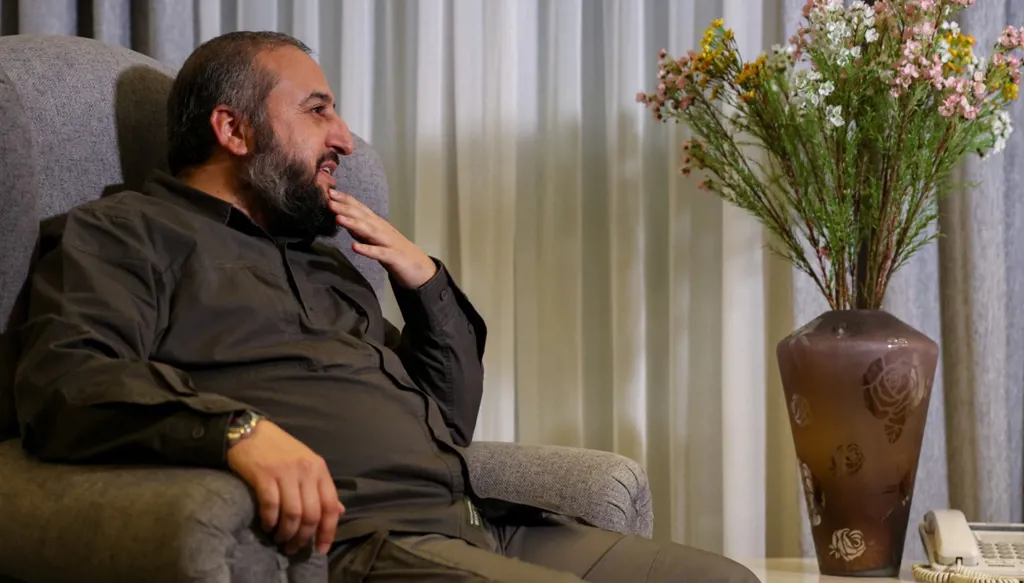 القائد العسكري لهيئة تحرير الشام: مناطق القوات الكردية ستُضم إلى الإدارة الجديدة للبلاد