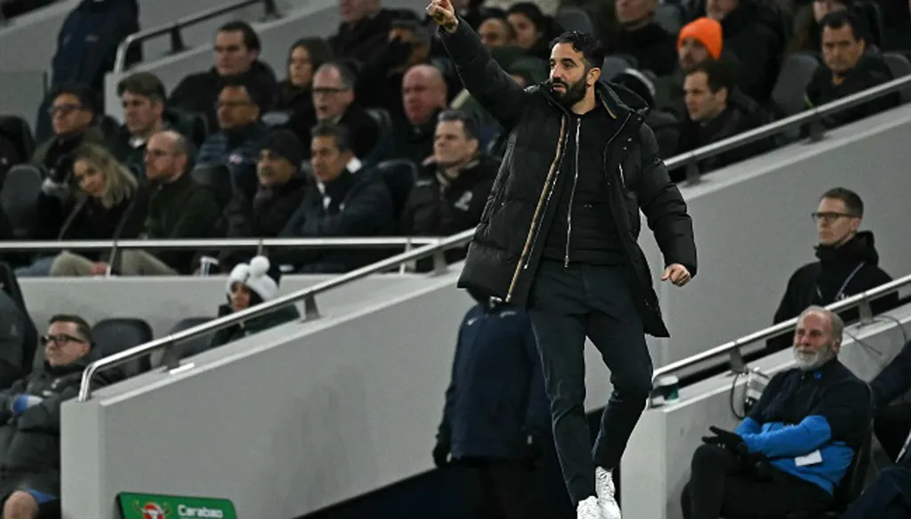 أموريم يكشف سر انتفاضة مانشستر يونايتد: فاعلية توتنهام أوقفت حلم العودة