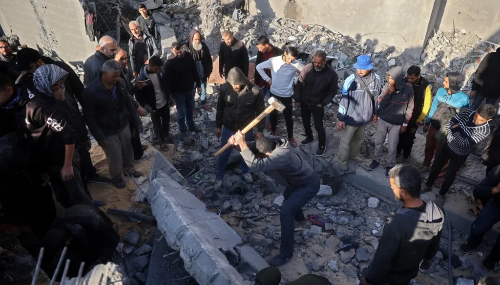 عدّاد الضحايا يرتفع في غزة... قتلى في قصف إسرائيلي على القطاع