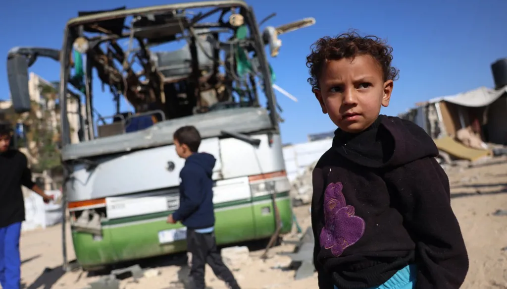 مسؤولون فلسطينيون وإسرائيليون: تقلص بعض الفجوات بشأن اتفاق لوقف إطلاق النار في غزة