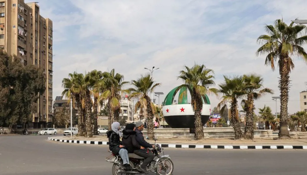 الشمس تشرق على سوريا بعد "جمهورية الجماجم" امتحان أحمد الشرع: بناء الدولة أو الفوضى