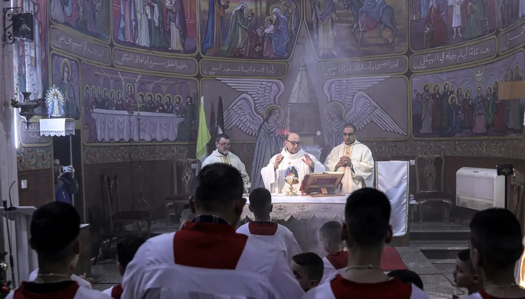 مسيحيو غزة يصلون من أجل "وقف الحرب"