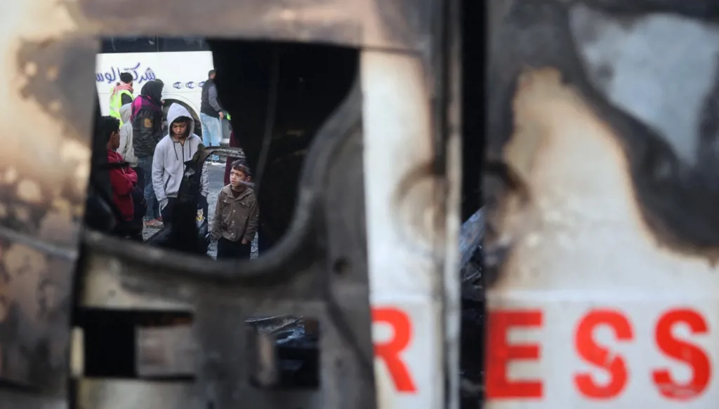 فلسطين القضية بين سندان الانقسام الداخلي ومطرقة ترامب