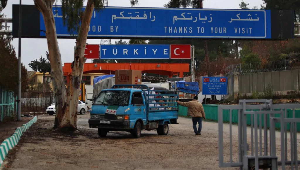 تركيا: على الإدارة السورية الجديدة إدارة معسكرات احتجاز عناصر "داعش"