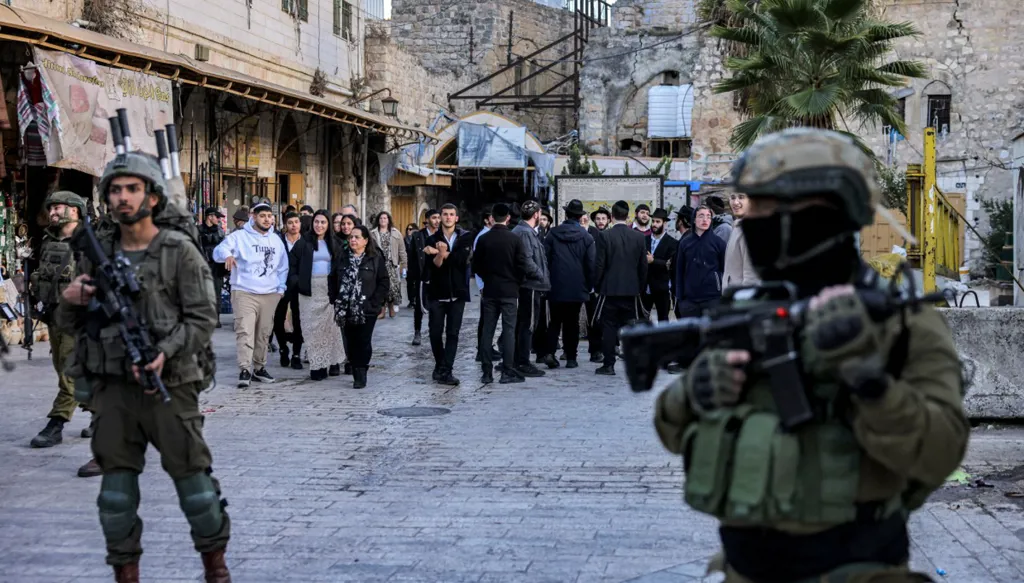 قتيل و9 جرحى في عملية عسكرية إسرائيلية في الضفة الغربية