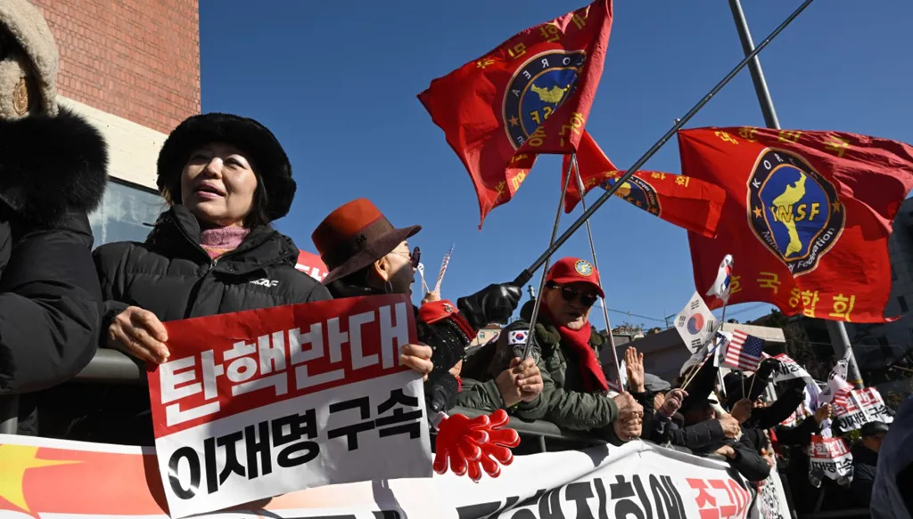 متى ستُنفَّذ مذكّرة توقيف الرئيس الكوري الجنوبي المخلوع؟