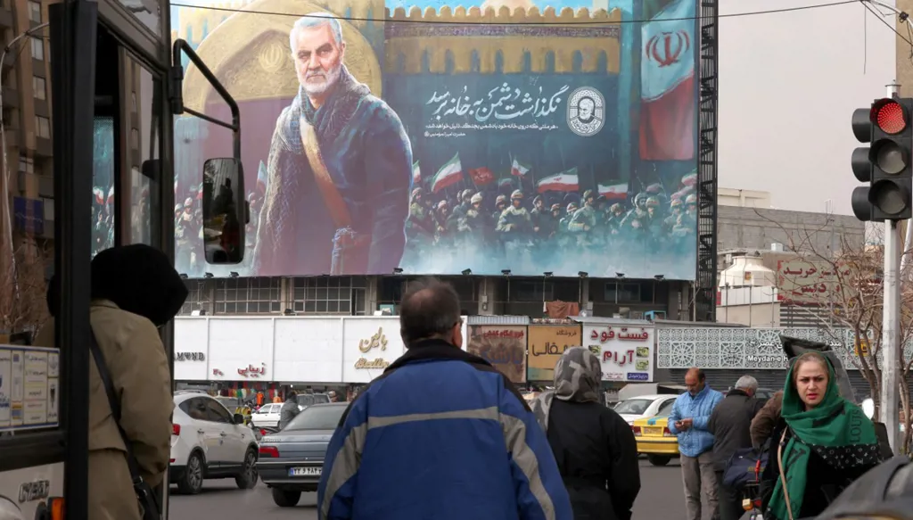 ترامب ونوويّ إيران: المفاوضات أم الضربة العسكريّة؟