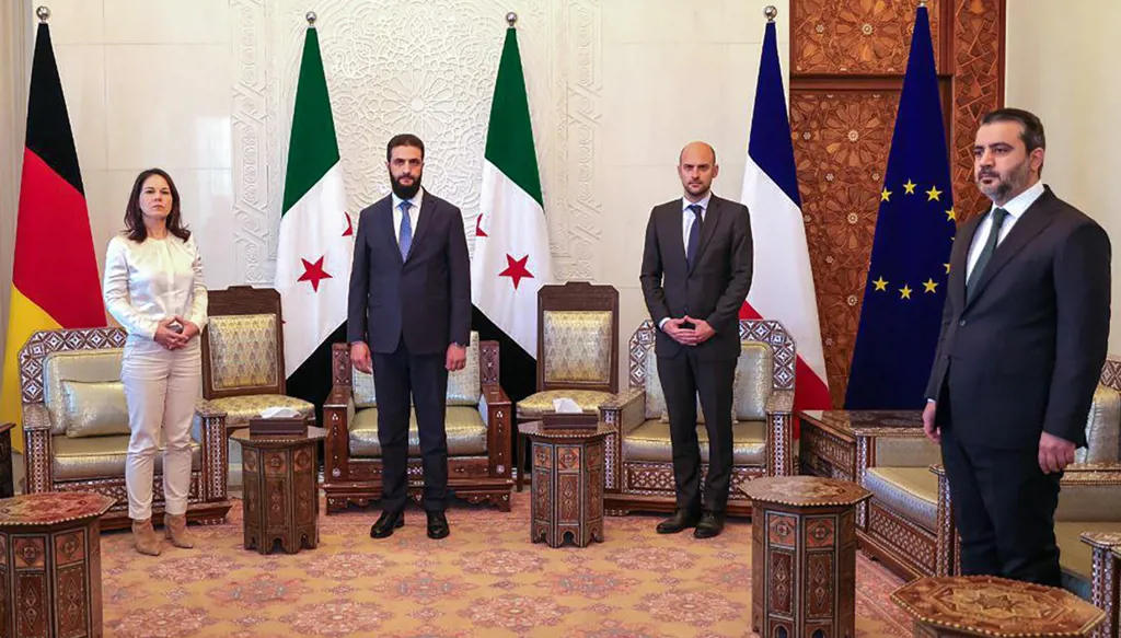 الغرب يضع الشرع تحت الاختبار