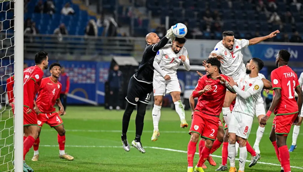 بعد مباراة "جنونية"... البحرين تتوج بكأس الخليج (فيديو)