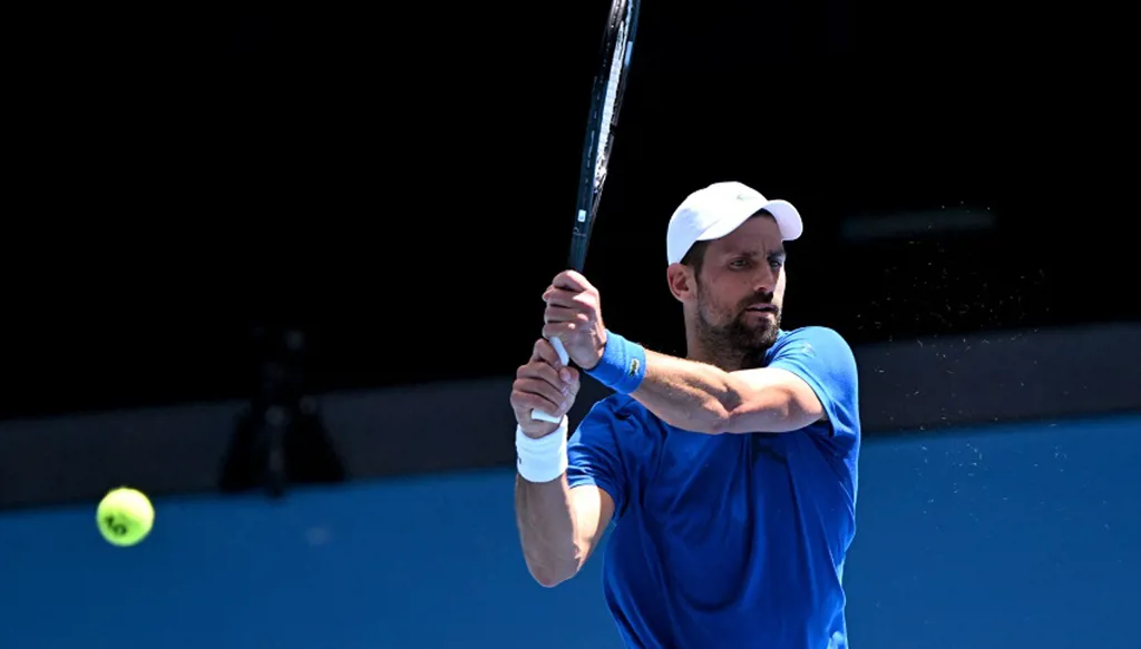 ديكوفيتش يفضح أسراره لمنافسه السابق