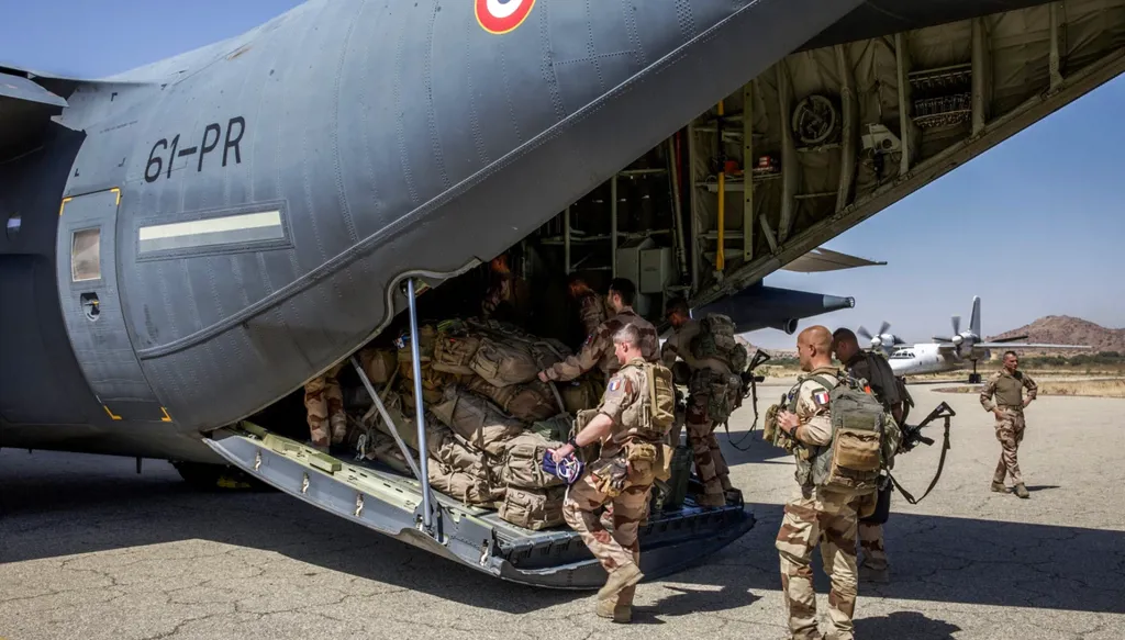 فرنسا وأفريقيا... تراجع واضح للنفوذ أم إعادة تموضع؟