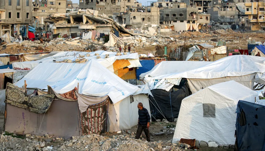 الأونروا: إغراق غزة بالمساعدات قد يقلص التحديات الأمنية