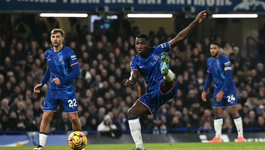 تشكيلات مانشستر سيتي وتشيلسي المتوقعة... الإصابات تفرض تغييرات كبيرة