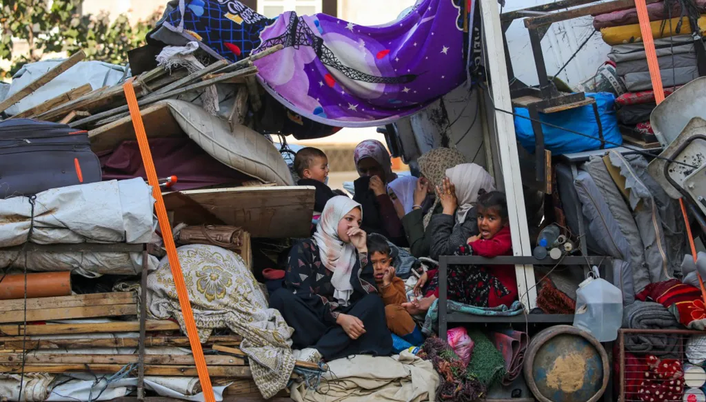  بدء محادثات المرحلة الثانية من اتفاق غزة وعودة 300 ألف نازح لشمال القطاع... "النهار" في تغطية مباشرة