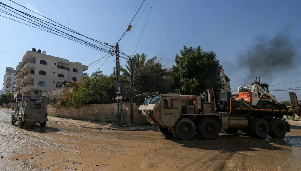 وزير الدفاع الاسرائيلي: مخيم جنين للاجئين لن يعود إلى ما كان عليه بعد انتهاء العملية