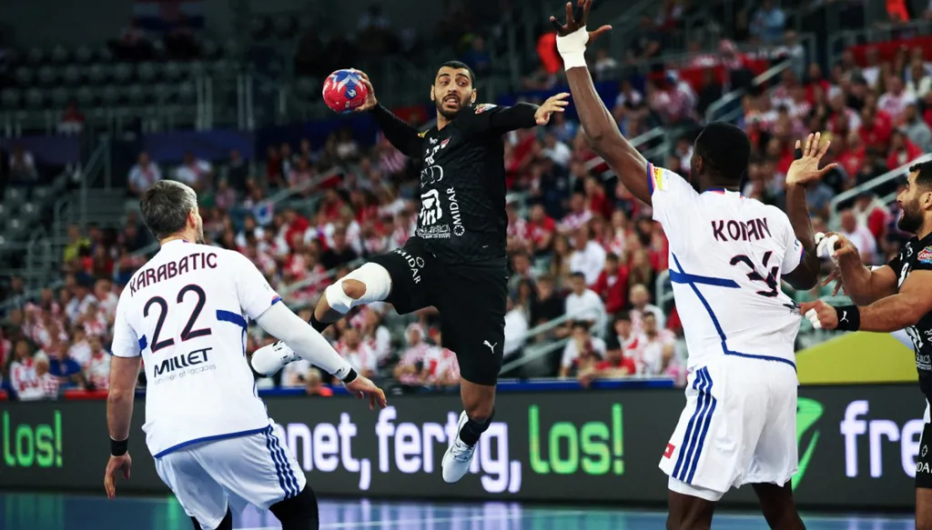 "شبح" فرنسا يواصل مطاردة حلم المصريين