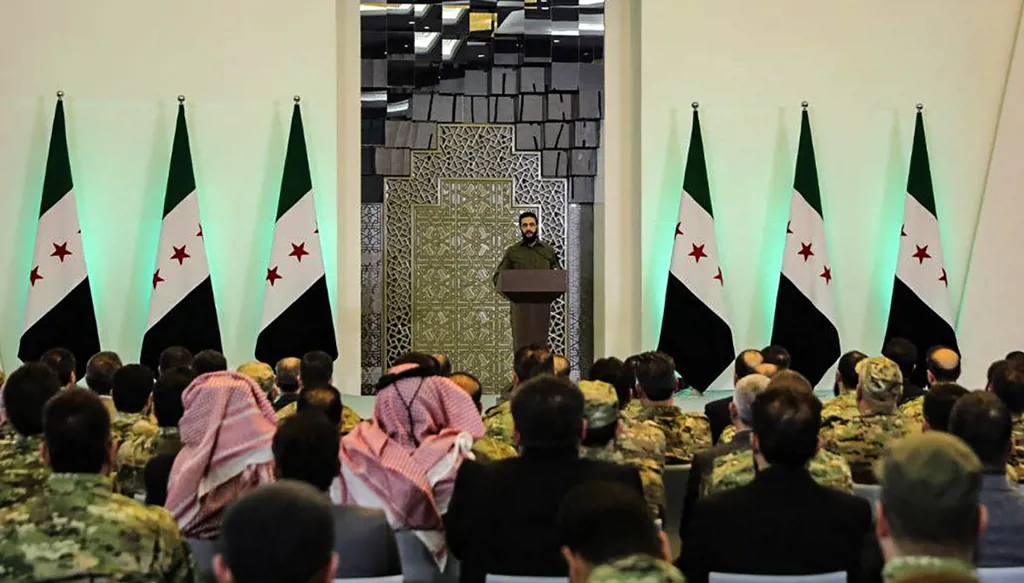 الخطاب الأول للشرع رئيساً: كلام مقتضب يلقى تأييداً ويثير انتقادات