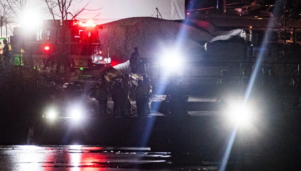 العالم يتفاعل مع  الحادث المروع لتحطم طائرة الركاب في واشنطن