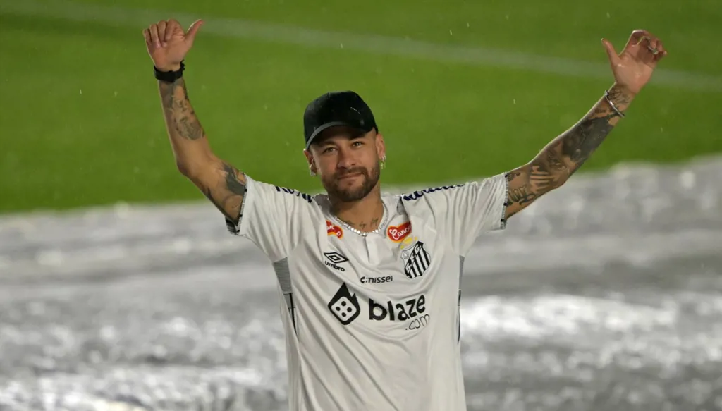 نيمار يعود إلى البرازيل بطموحات لم تتحقق