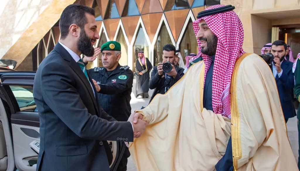 سوريا تعود إلى العرب من بوابة الخليج... أهمية سياسيّة واقتصاديّة ومخاوف من العرقلة