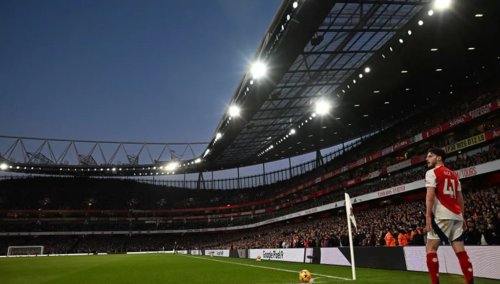 لاعب أرسنال يتوعد ليفربول