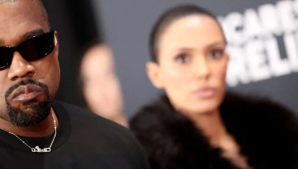 كانييه ويست يحضر إلى المحكمة الفيدرالية في مانهاتن لدعم المغني "بي ديدي"