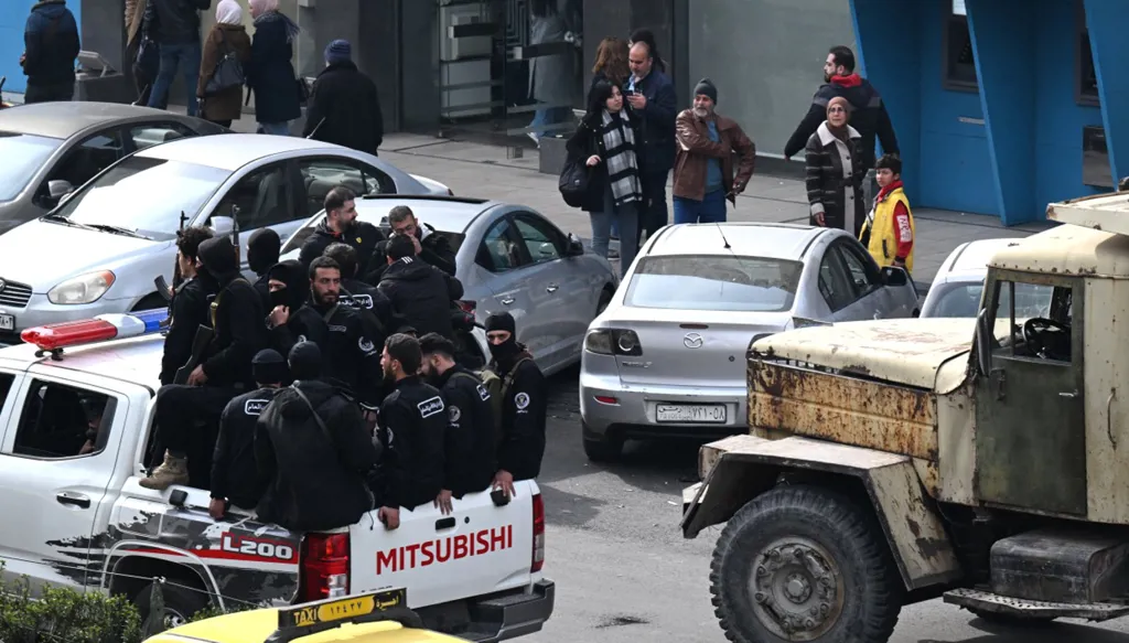 اجتماع موسّع لتشكيل أوّل معارضة للنظام السوري الجديد... هيثم منّاع لـ"النهار": لا لعسكرة السلطة والاستئثار بها