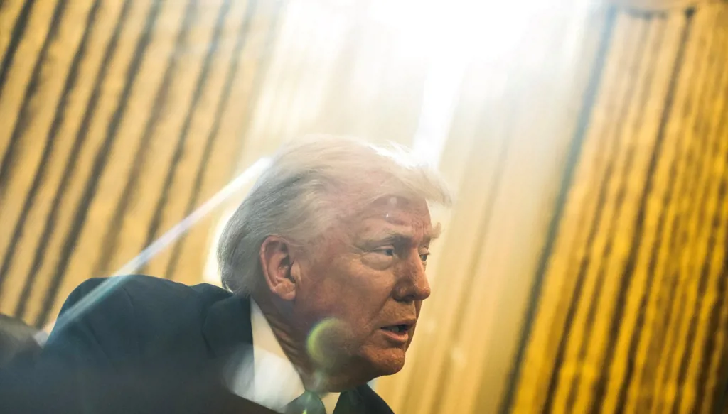 ترامب: أفضّل التوصّل لاتفاق نووي مع إيران