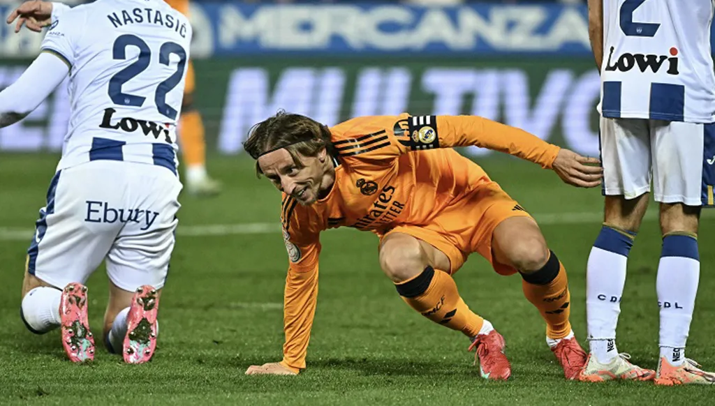 مشادة كلامية بين مودريتش وفينيسيوس... الكرواتي يُوبّخ البرازيلي (فيديو)