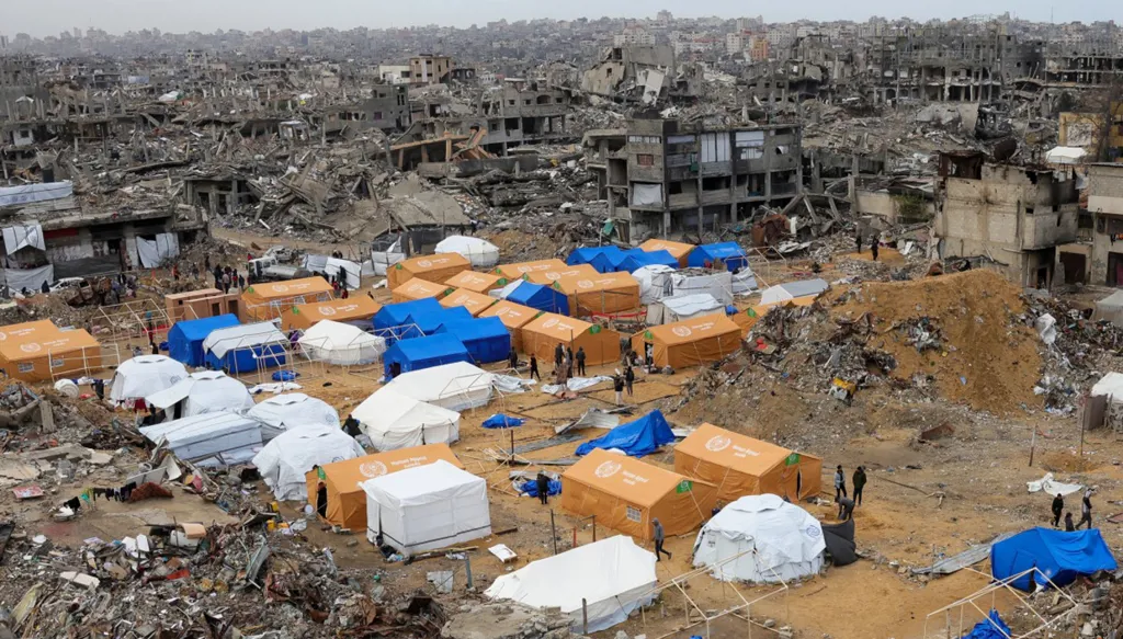 من هو "البروفيسور" صاحب فكرة "ريفييرا الشرق الأوسط"؟