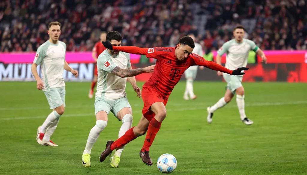 جمال موسيالا "ساحر" لا بديل له في ميونيخ