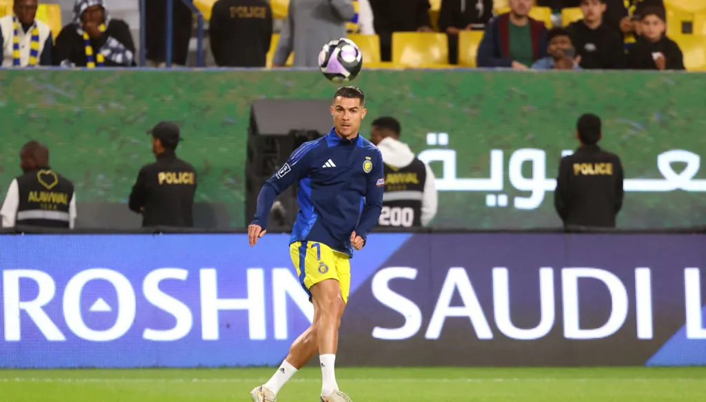 اللاعبون الأكثر خوضاً للمباريات عبر التاريخ