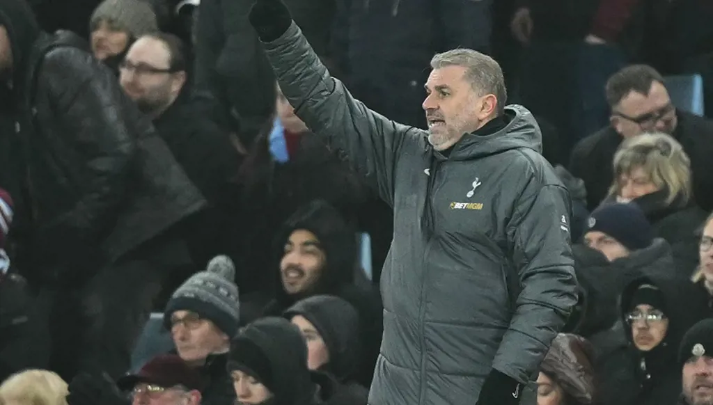 مدرب توتنهام يواجه الانتقادات بقوة